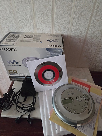 Sony Walkman D-NE711