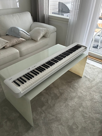 Kuopion Saaristokaupunki: Casio digitaalipiano+Yamaha kuulokkeet+kantokassi