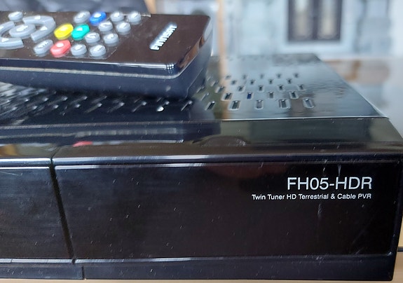 Finnsat FH05-HD Twin Tuner HD -digiboksi kaukosäätimellä