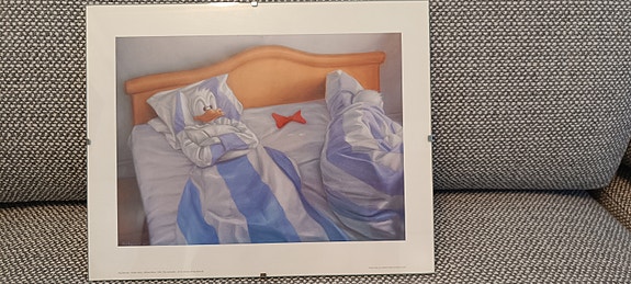 Kaj Stenvall: Kenen siirto -sisustustaulu klipsikehyksissä