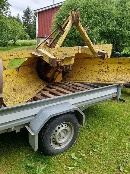 Myydään traktorin linko