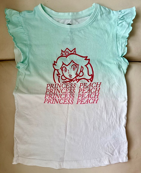 Super Mario Peach t-paita 122/128