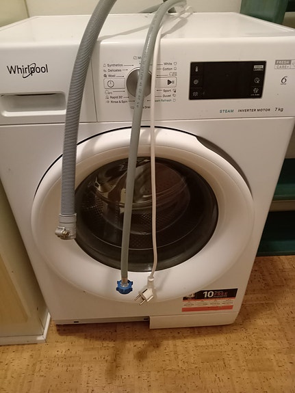 Whirlpool edestä täytettävä pesukone 7 kg valkoinen