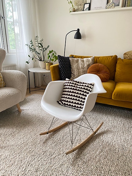 Keinutuoli (Vitra Eames RAR -tyylinen)