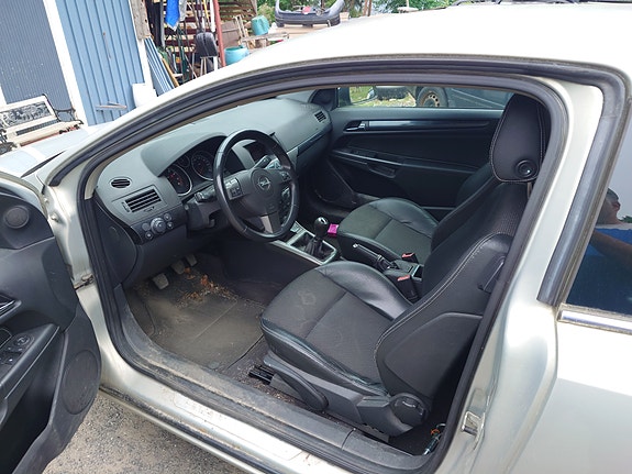 Opel Astra GTC varaosiksi