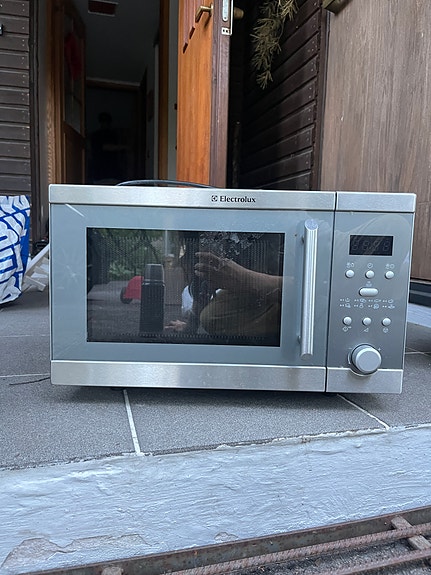 Electrolux mikroaaltouuni EMS20205X