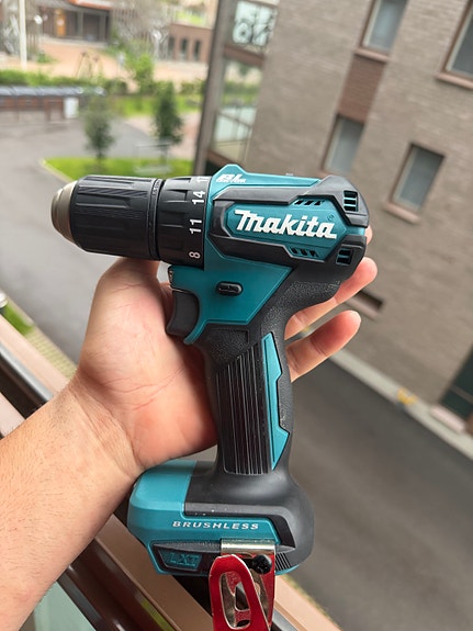 Makita porakone ruuvinväännin 18V