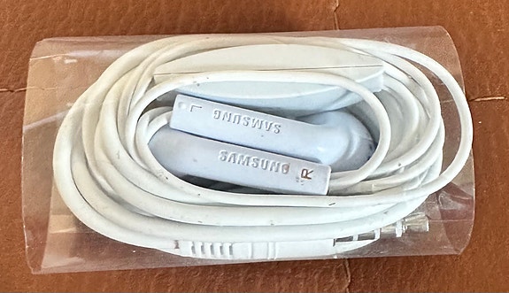 Samsung nappikuulokkeet