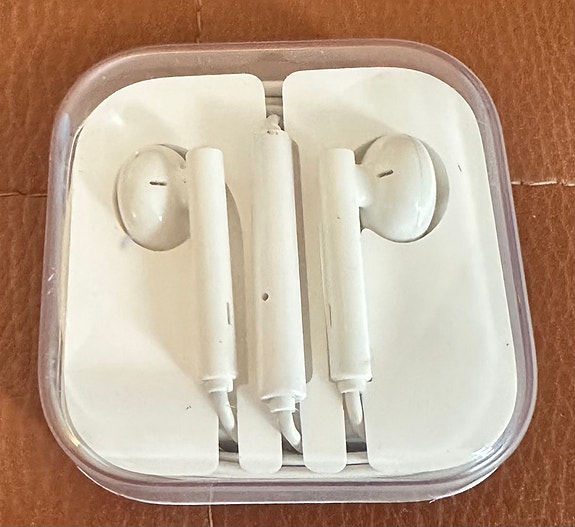 Apple nappikuulokkeet