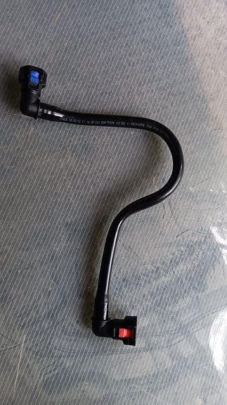 8G917890AC Volvo,Ford Vaihdelaatikon öljynjäähdyttimen letku