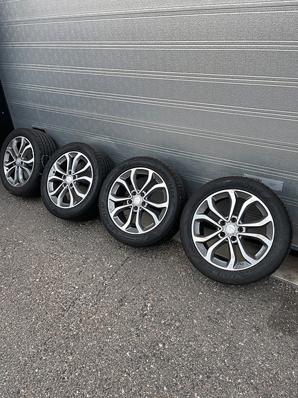 Mercedes Benz C alut kesärenkailla 17"