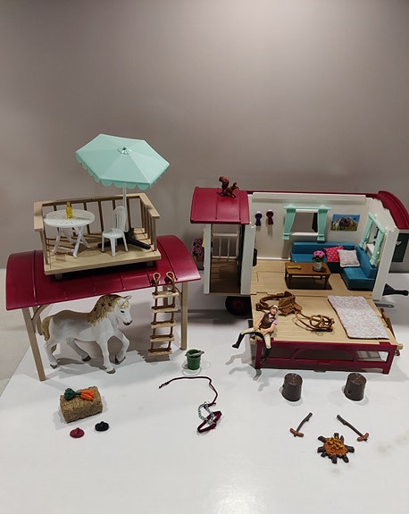 Schleich kerhohuone asuntovaunu kokous hevonen ratsastaja tarvikkeet