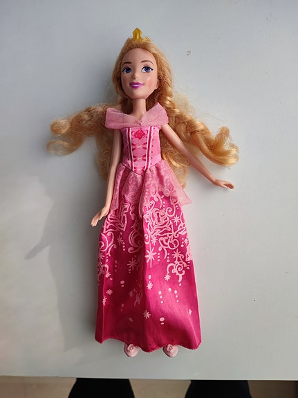 Prinsessa Ruusunen nukke