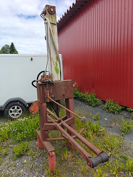 Hydraulinen halkomakone traktoriin