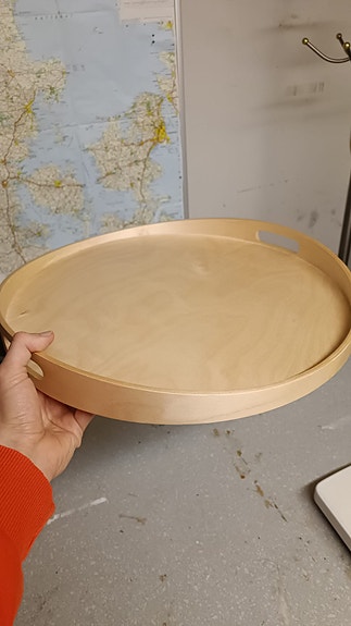 Puinen tarjotin
