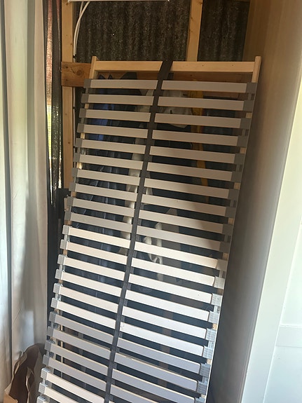 IKEA sälepohja sänkyyn