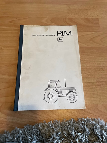 John Deere traktorin P.I.M. käyttö- ja huoltokirja