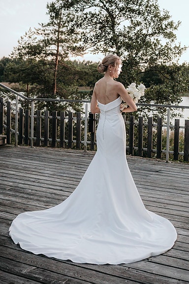 Morilee olkaimeton hääpuku (32/34)