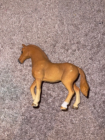 Ruskea Schleich hevonen