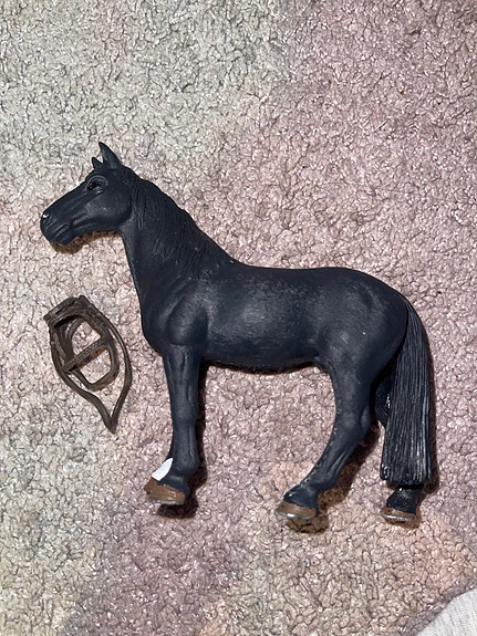 Musta Schleich hevonen