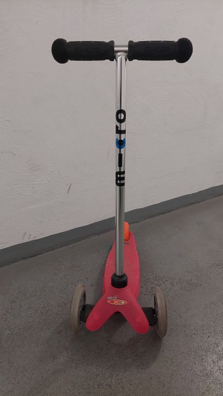 Kolmipyöräinen potkulauta