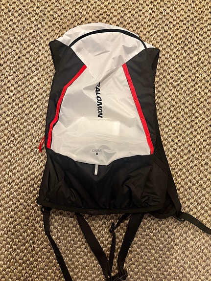 Salomon Cross 8 reppu