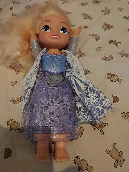 Laulava Disney Frozen Elsa -nukke