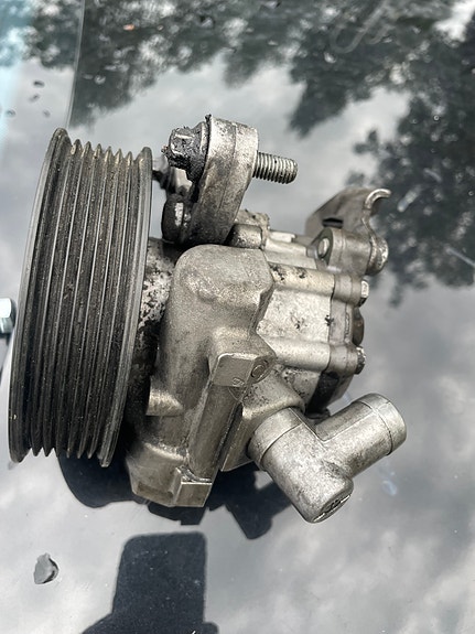 Mercedes Benz om 642 320 cdi ohjaustehostimen pumppu