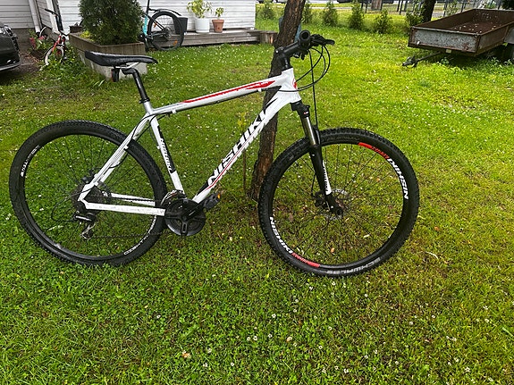 Nishiki maastopyörä 29" koko L valkoinen unisex