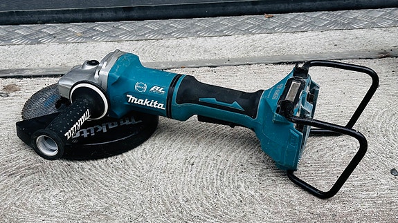Makita DGA900 kulmahiomakone 230 mm