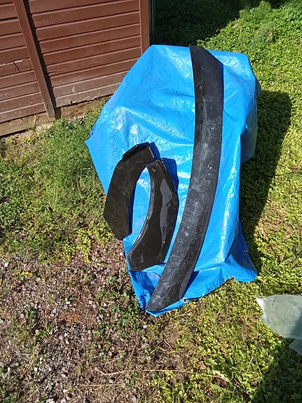 Seat puskurin osa / helmalevy (lipat)