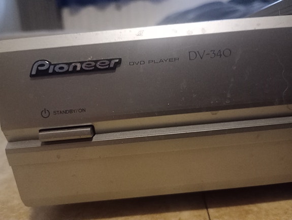 Pioneer DV-340 DVD-soitin hopea