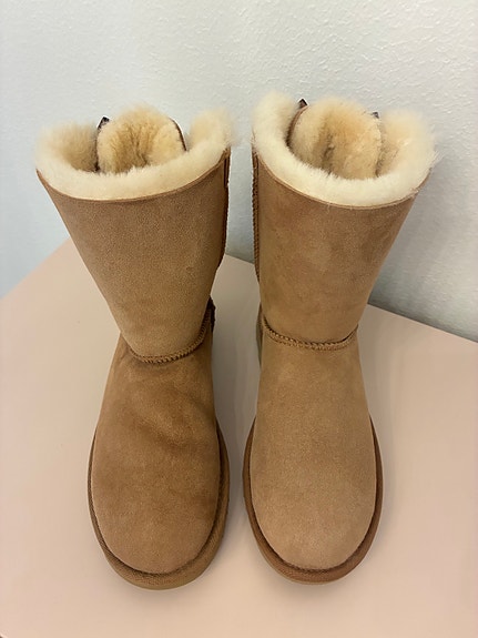 UGG Bailey Bow 38