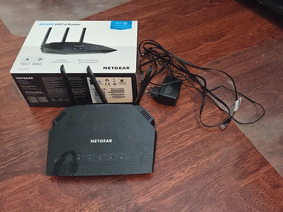 Netgear Nighthawk AX1800 RAX10 -reititin