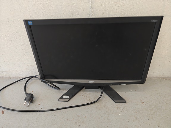 Acer X203H LCD-näyttö 20" + VGA-HDMI kaapeli