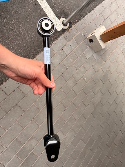 Tesla Model 3 / Taka tukivarsi vasen ja oikea