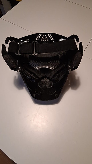 Airsoft maski ritilällä