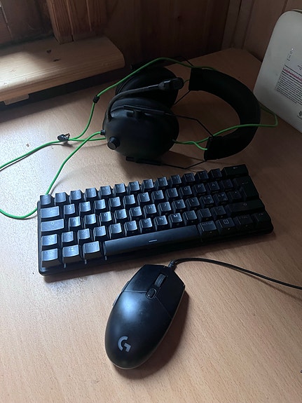 Hyperx näppäimistö, hiiri ja kuulokkeet