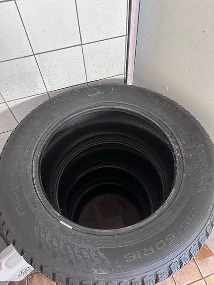 Nokian hakkapeliitta 10 215/60R16