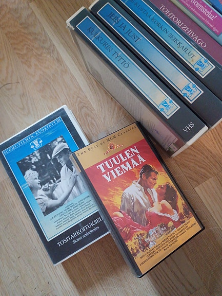 VHS-elokuvat ja Suomi-Filmi -kasetit