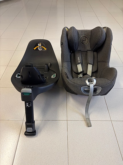 Cybex Sirona i-Size Plus, Soho Grey sekä Cybex Baze Z Isofix-jalusta