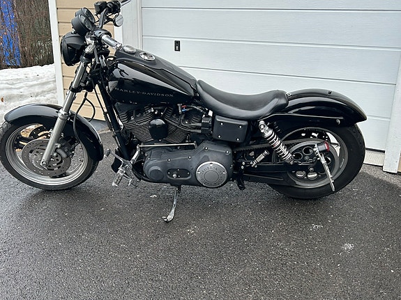 Harley-Davidson Dyna 96-03, 06-17 osia