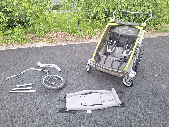 Thule Chariot Cougar kahden lapsen pyöräperäkärry