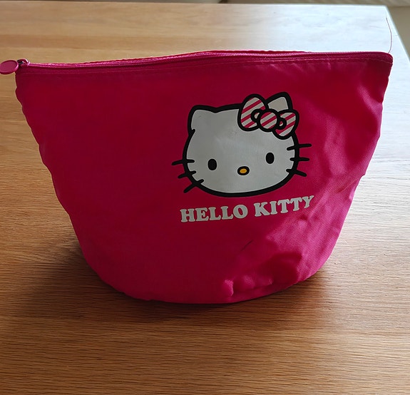 Hello Kitty -meikkipussi