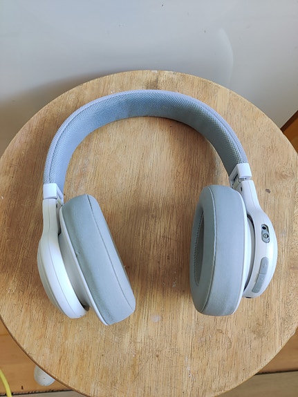 JBL E55BT Bluetooth-kuulokkeet