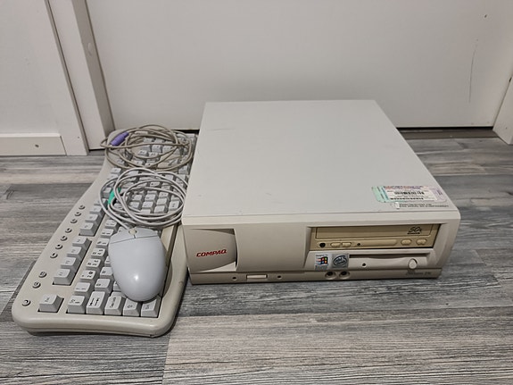 Retro Compaq DeskPro