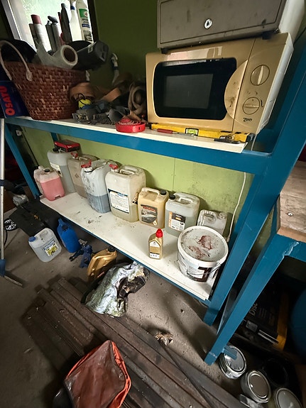 Metallinen hyllykkö varastoon tai autotalliin