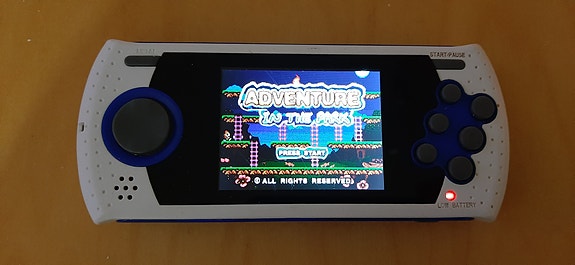 AtGames Sega Mega Drive Ultimate Portable -käsikonsoli