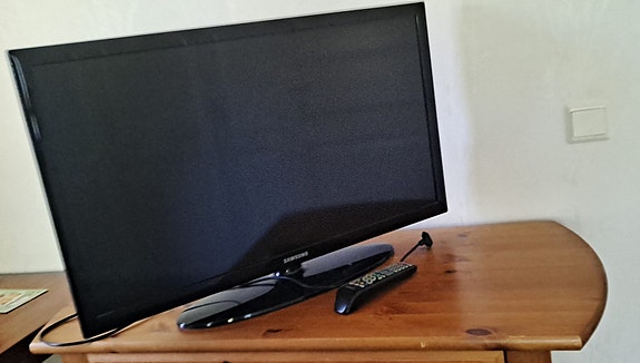 Samsung litteä televisio musta 24"