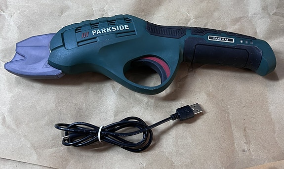 Oksasakset akkukäyttöiset Parkside !!